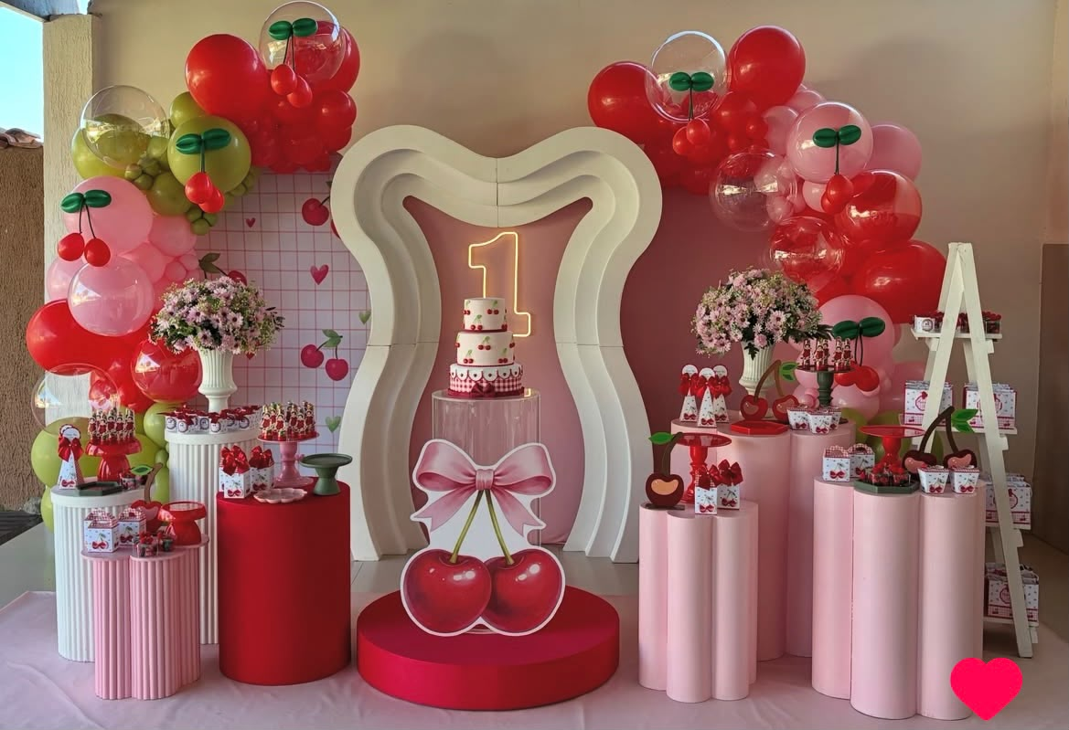 Decoração da festa com tema cereja